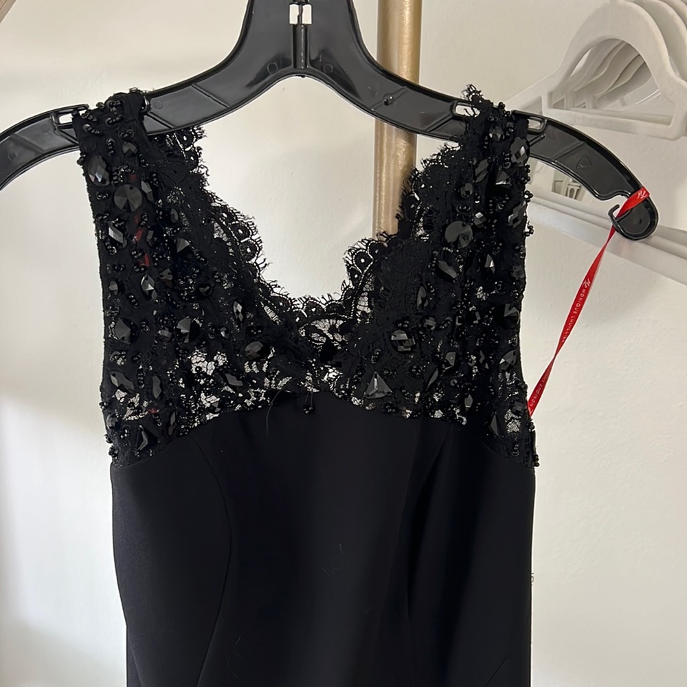 Monique lhuillier black gown with beaded lace top